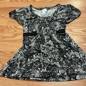 Black and whites motherhood maternity medium short sleeve dressy shirt- ties